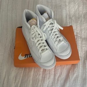 Nike Women’s Blazer Mid ‘77 casual shoes